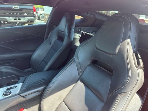Used 2019 Chevrolet Corvette Stingray Coupe w/ 1LT RWD image 3