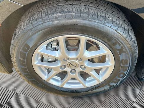 Used 2024 Chrysler Pacifica Touring-L FWD image 30