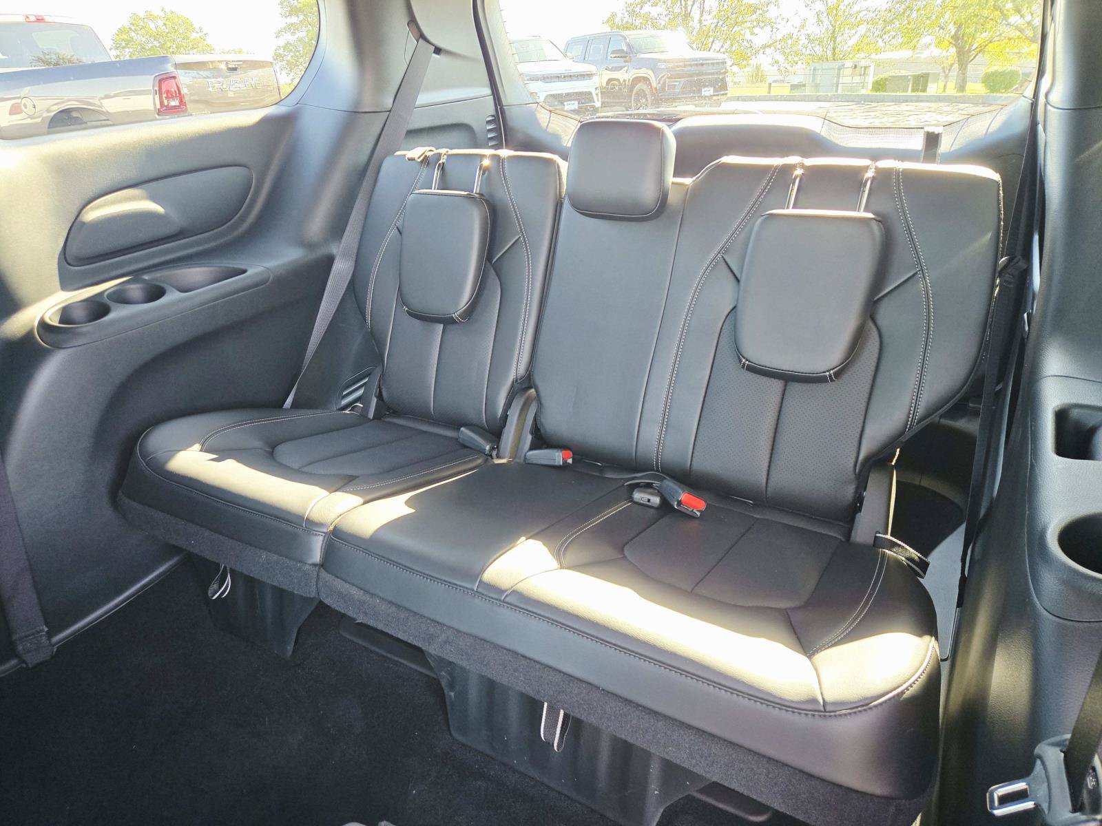 Used 2024 Chrysler Pacifica Touring-L w/ S Appearance Package FWD image 14