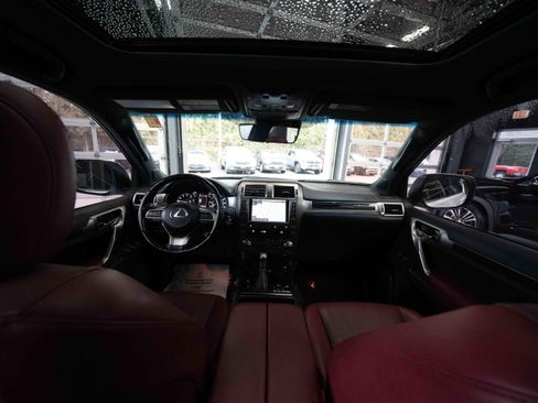 Used 2021 Lexus GX 460 Premium w/ Premium Package image 19