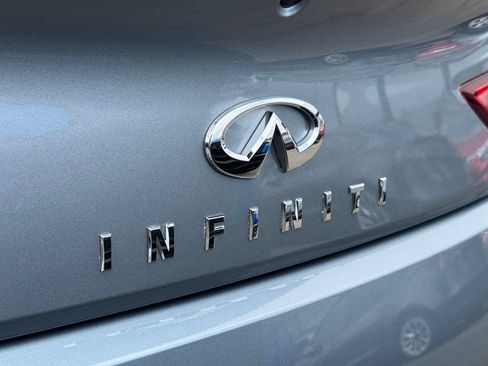 Used 2017 INFINITI Q60 Red Sport 400 AWD/4WD image 19