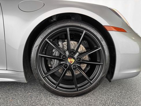 Used 2024 Porsche 911 Carrera T image 32