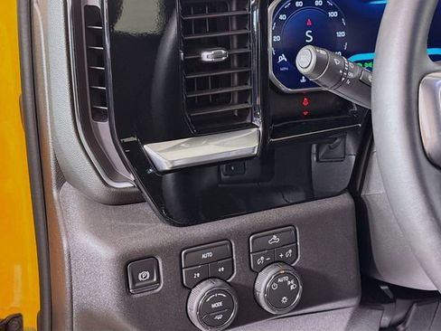 Used 2026 Chevrolet Silverado 1500 LT w/ Leather Package image 12