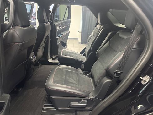 Used 2025 Ford Explorer ST w/ Sun And Sound Package image 30