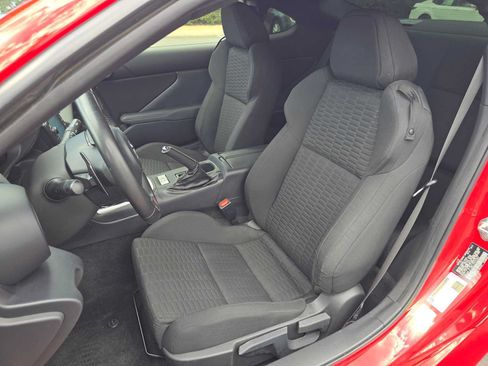 Used 2023 Toyota GR86 w/ ALL Weather Mat Package (TMS) RWD image 18