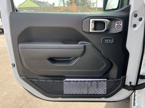 New 2026 Jeep Wrangler Rubicon image 9
