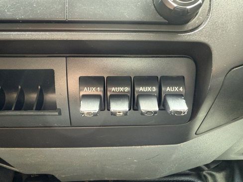 Used 2015 Ford F550 4x4 Regular Cab Super Duty image 25