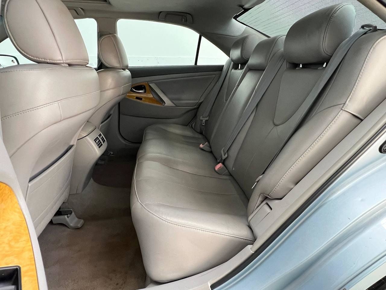 Used 2007 Toyota Camry XLE w/ Leather Pkg FWD image 10
