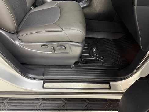Used 2017 INFINITI QX80 4WD w/ Driver Assistance Package image 31