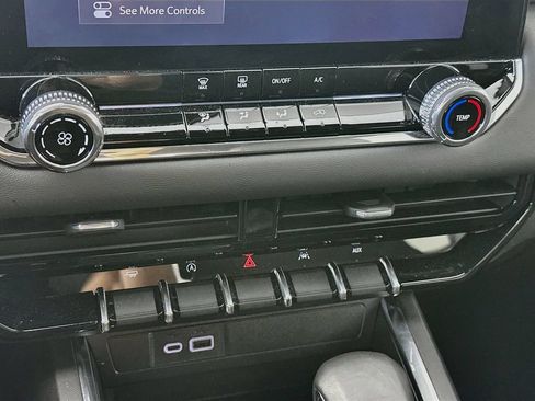 Used 2025 GMC Canyon Elevation w/ Technology Package RWD image 18