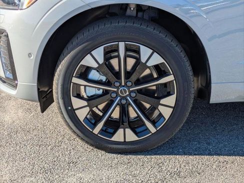 New 2026 Volvo XC60 T8 Plus w/ Climate Package PRO image 6