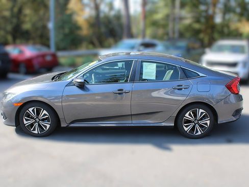 Used 2018 Honda Civic EX-T image 5
