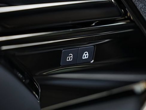 New 2026 Land Rover Range Rover Sport SE AWD/4WD image 23
