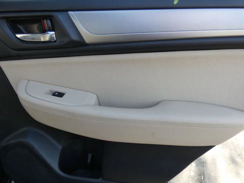 Used 2019 Subaru Outback 2.5i Premium image 44