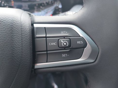 Used 2024 Jeep Compass Latitude AWD/4WD image 19