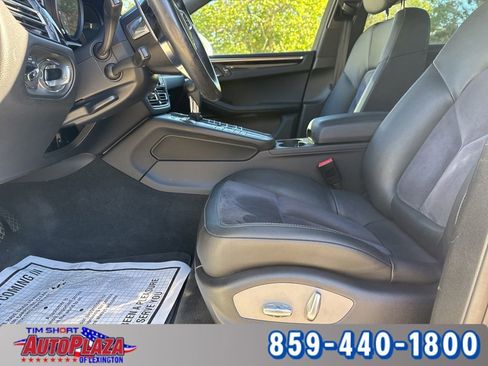 Used 2020 Porsche Macan image 42