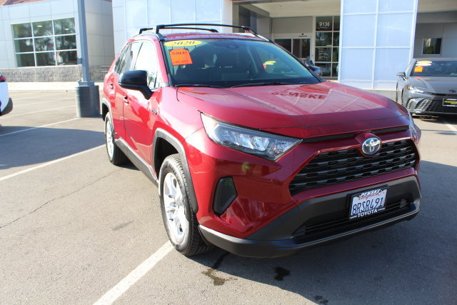 Used 2020 Toyota RAV4 LE w/ Carpet Mat Package AWD/4WD image 3