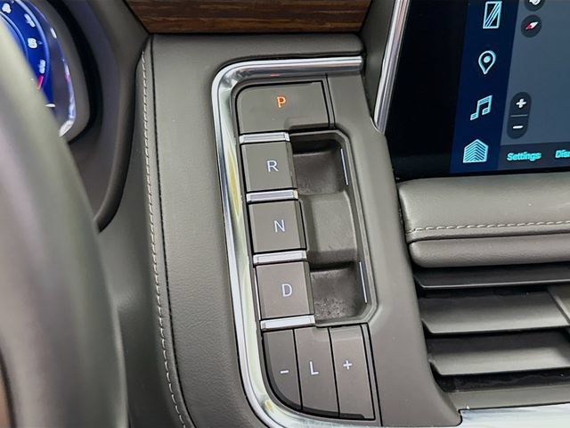 Used 2023 Chevrolet Tahoe High Country AWD/4WD image 19