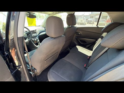 Used 2022 Chevrolet Trax LS w/ Tint and Cruise Package FWD image 24