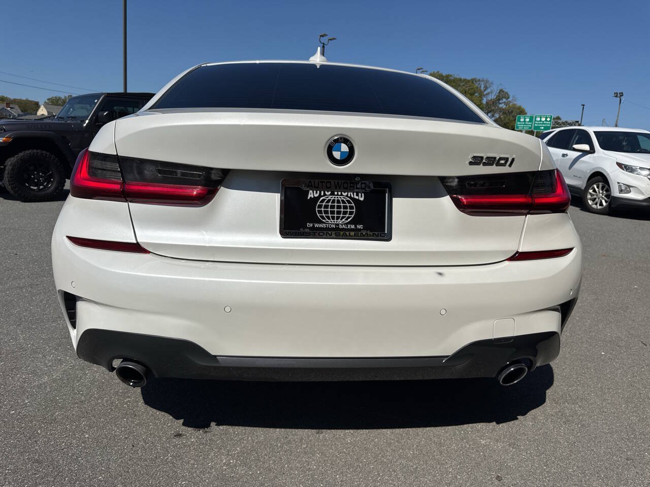 Used 2020 BMW 330i Sedan w/ M Sport Package RWD image 12
