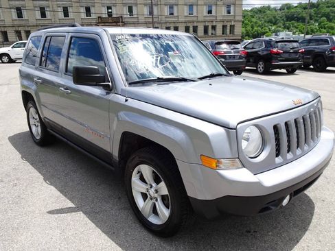 Used 2016 Jeep Patriot Latitude AWD/4WD image 4