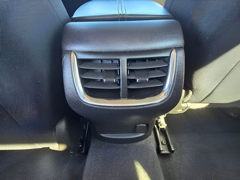 Used 2021 Chevrolet Malibu LT image 29