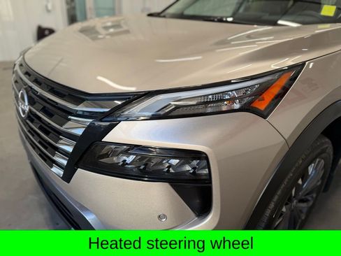 Used 2025 Nissan Rogue SL w/ Tech Package image 14