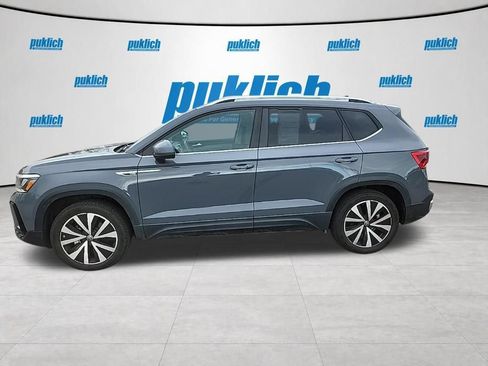 Used 2022 Volkswagen Taos SE FWD image 4