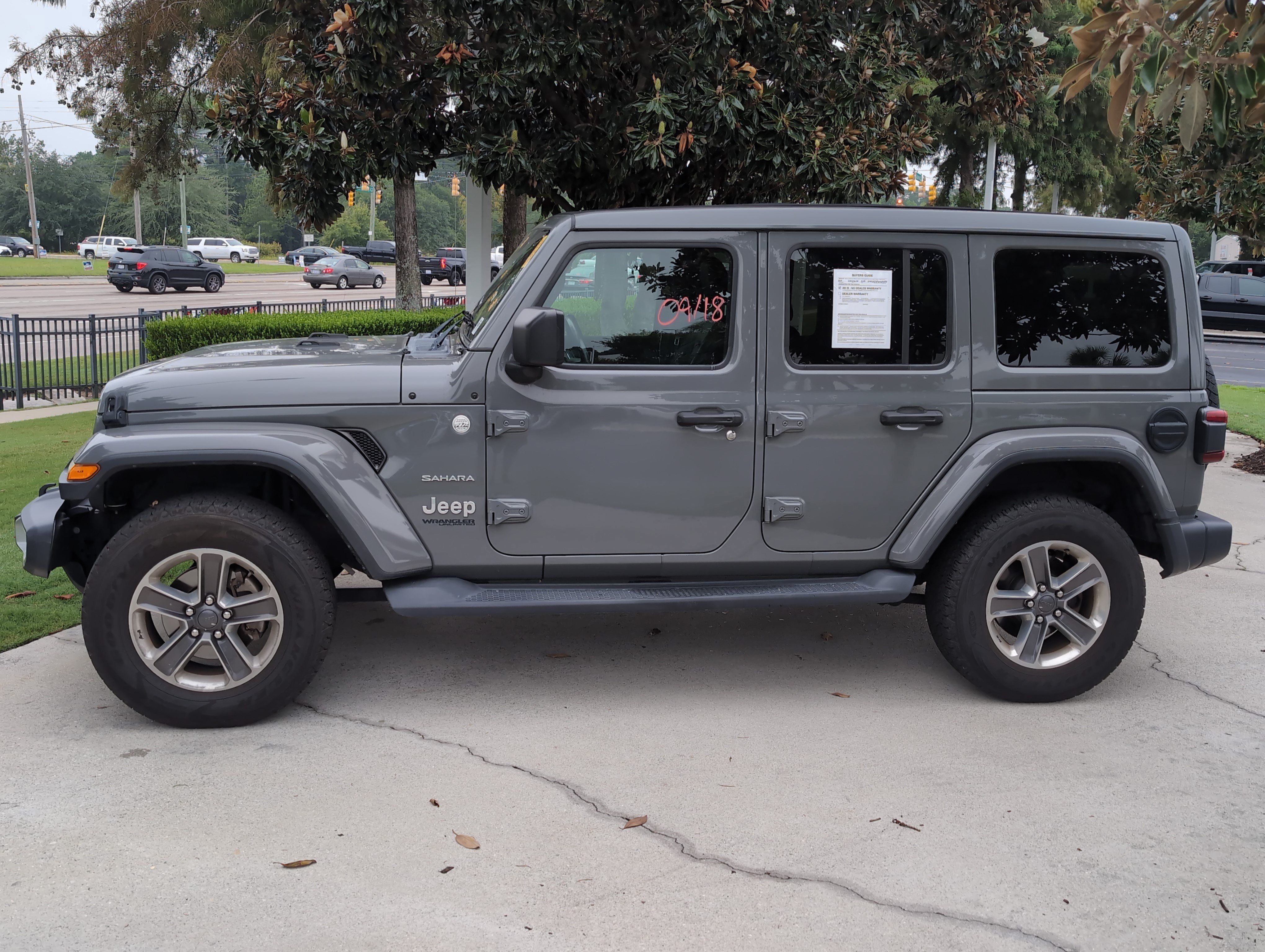 Used 2019 Jeep Wrangler Unlimited Sahara AWD/4WD image 7