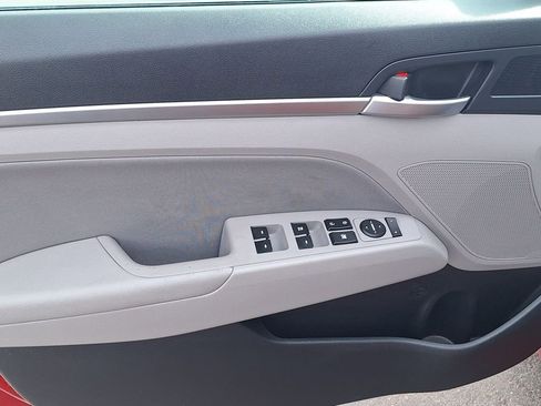 Used 2020 Hyundai Elantra SEL image 9