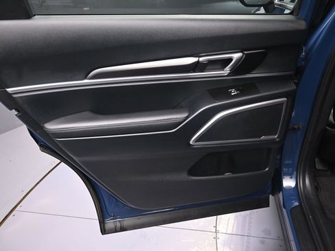 New 2025 Kia Telluride S image 30