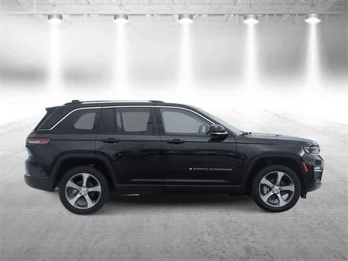 Used 2023 Jeep Grand Cherokee Limited w/ Trailer Tow Prep Group (B) image 9