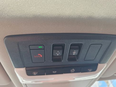 Used 2025 Nissan Rogue SL w/ Tech Package image 31