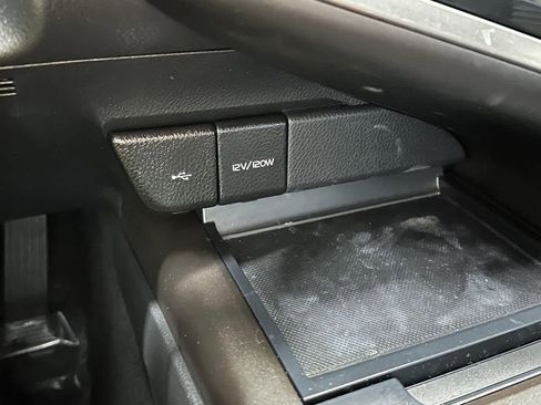 Used 2023 Toyota Camry SE image 21