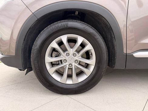Used 2019 Hyundai Santa Fe SE AWD/4WD image 10