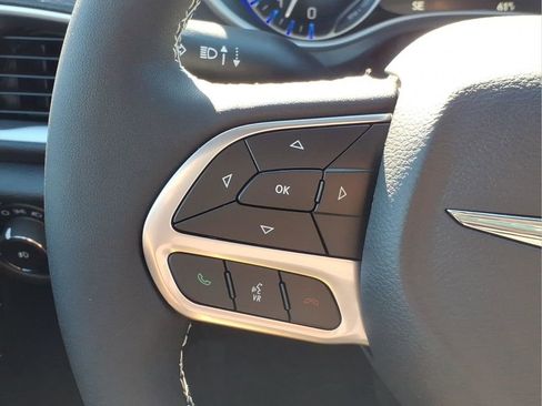 New 2026 Chrysler Pacifica Select FWD image 31