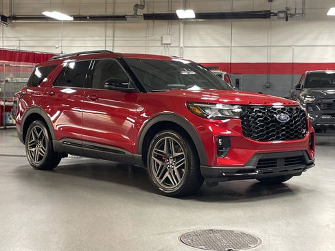Used 2026 Ford Explorer ST w/ Sun And Sound Package AWD/4WD image 2