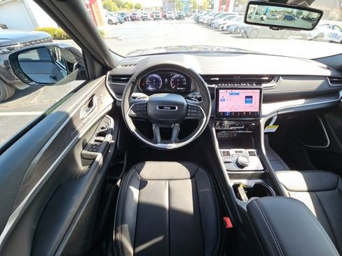 New 2025 Jeep Grand Cherokee Limited w/ Luxury Tech Group II image 26