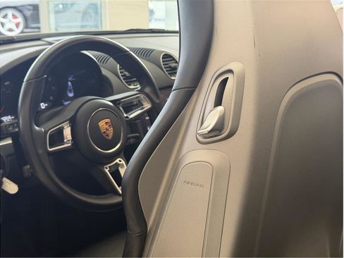 Used 2019 Porsche 718 Boxster image 26