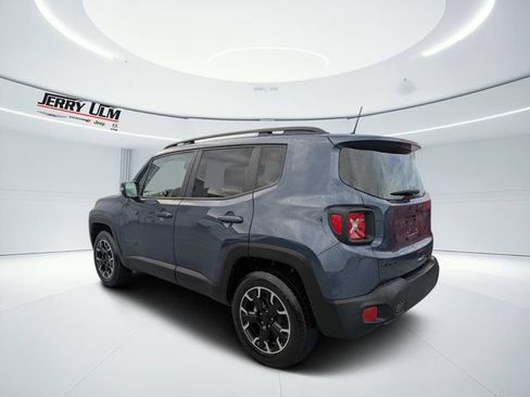 Used 2023 Jeep Renegade Latitude w/ Sun/Sound Group AWD/4WD image 5