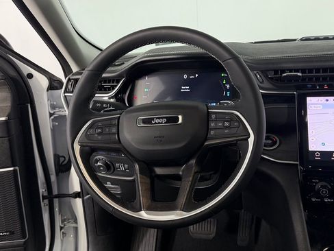 Certified 2023 Jeep Grand Cherokee 4WD 4xe w/ Luxury Tech Group II image 13