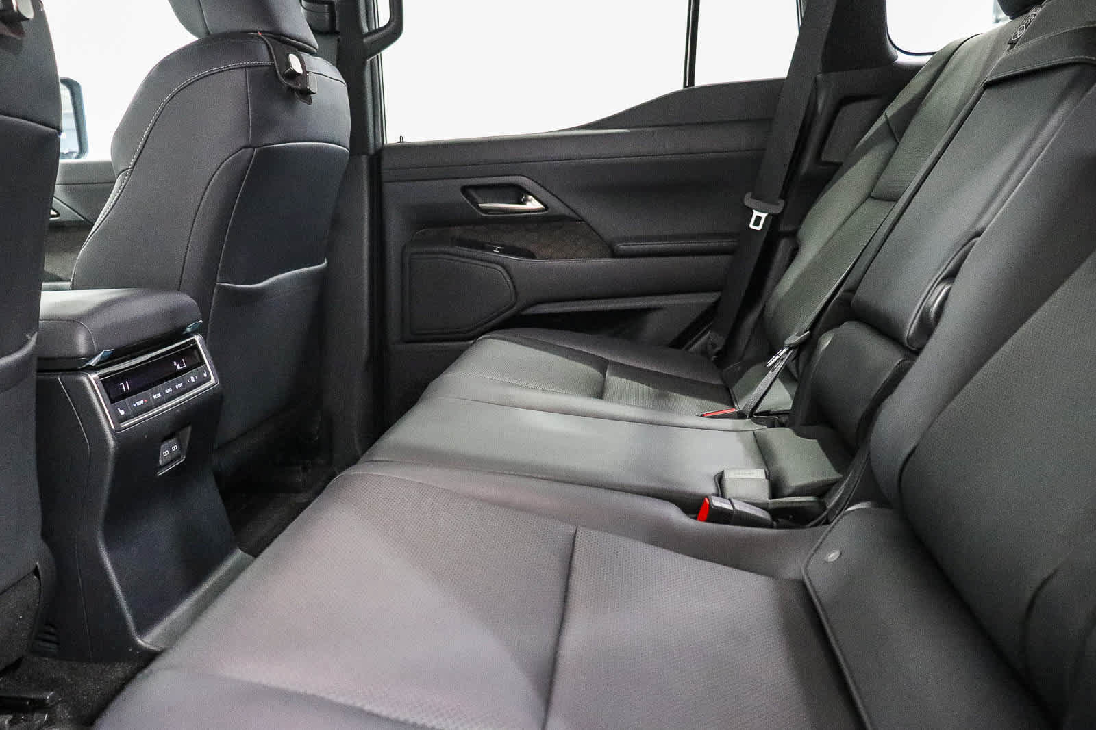 Used 2024 Lexus GX 550 w/ Accessory Package (Z1) AWD/4WD image 19