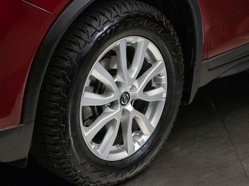 Used 2020 Nissan Rogue SV image 7