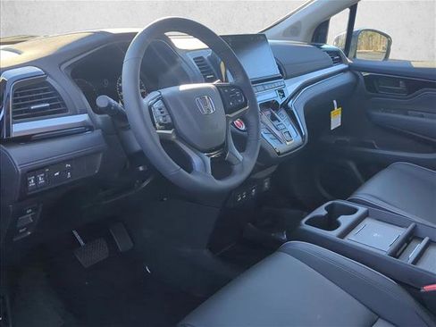 New 2026 Honda Odyssey Touring image 3