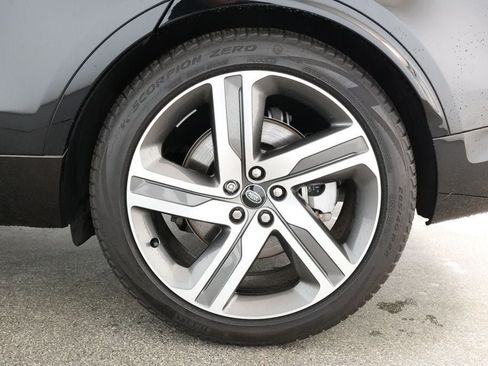 Used 2024 Land Rover Discovery Dynamic SE AWD/4WD image 7