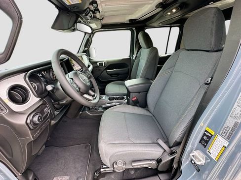 New 2026 Jeep Gladiator Sport AWD/4WD image 15