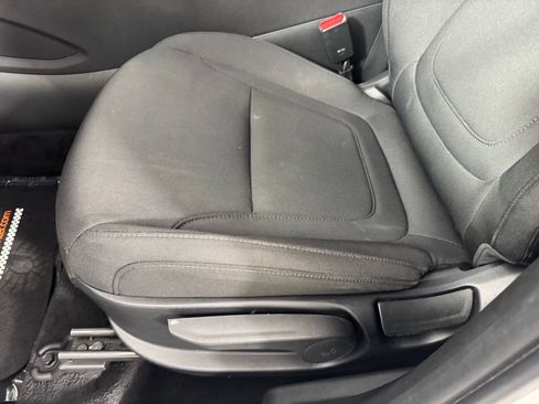Used 2025 Hyundai Tucson SE FWD image 14