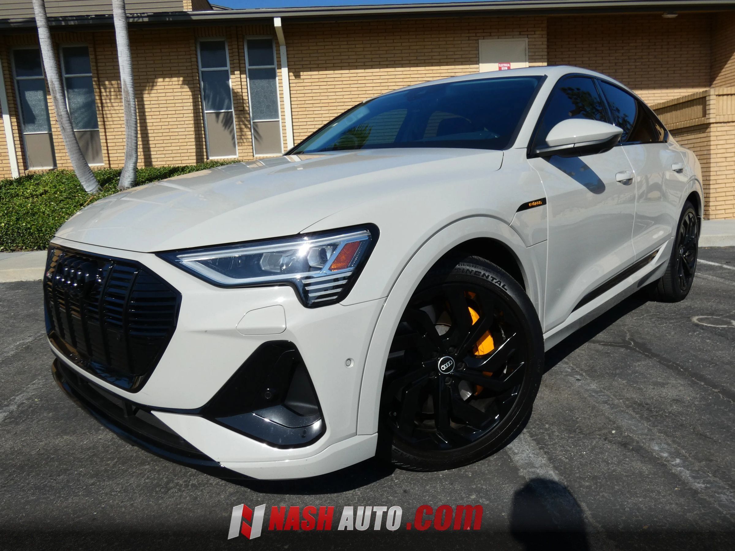 Used 2022 Audi e-tron Premium Plus w/ Premium Plus Package AWD/4WD image 15