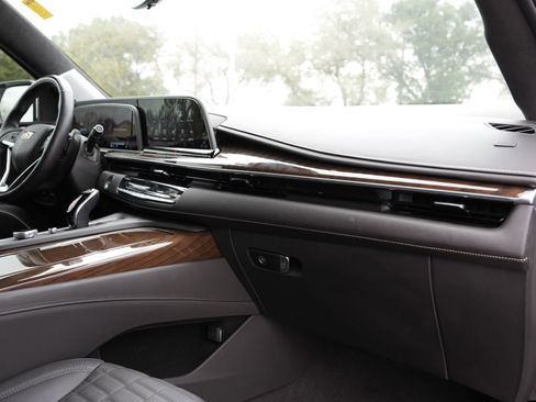 Certified 2024 Cadillac Escalade ESV Sport Platinum w/ LPO, ONYX Package image 26