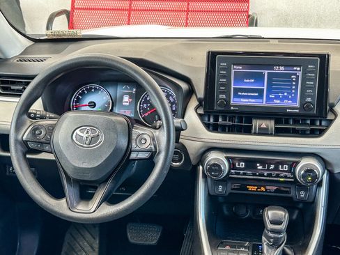 Used 2021 Toyota RAV4 XLE w/ Carpet Mat Package (TMS) FWD image 12